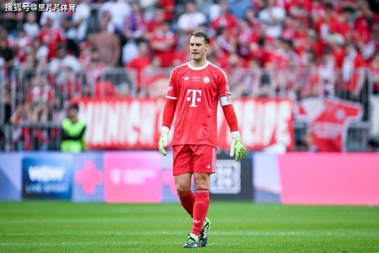 足坛奇景？拜仁门将主力替补三人全倒，欧冠16岁少年上先发